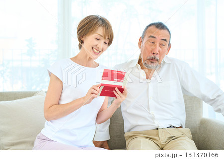 通帳記入 銀行 通帳 年金 預金 ローン シニア 通帳記入 銀行 通帳 年金 預金 ローン シニア 131370166