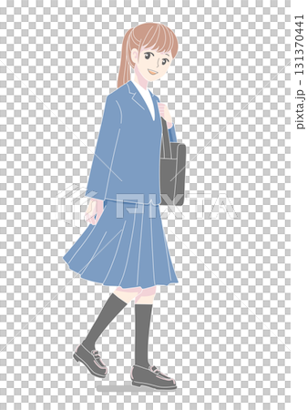 笑顔で登校する女性生徒 131370441