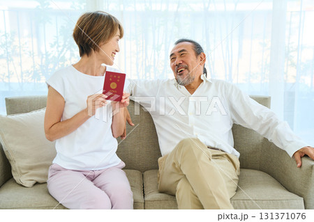 パスポート　海外旅行　旅券　シニア　 131371076