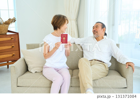 パスポート　海外旅行　旅券　シニア　 131371084