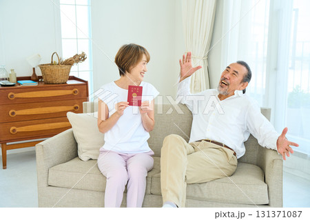 パスポート　海外旅行　旅券　シニア　 131371087