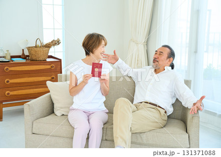 パスポート　海外旅行　旅券　シニア　 131371088