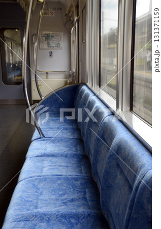 電車のシート 131371159