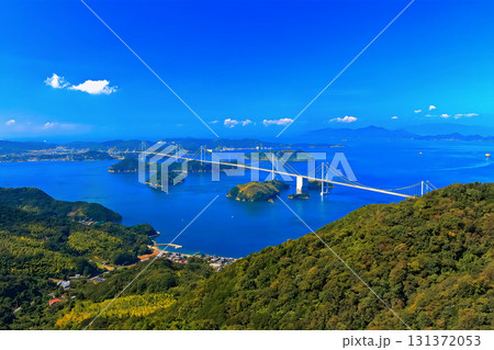 【愛媛県】亀老山展望台から眺めた しまなみ海道(来島海峡大橋) 【愛媛県】亀老山展望台から眺めた しまなみ海道(来島海峡大橋) 131372053