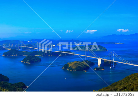 【愛媛県】亀老山展望台から眺めた しまなみ海道(来島海峡大橋) 【愛媛県】亀老山展望台から眺めた しまなみ海道(来島海峡大橋) 131372058