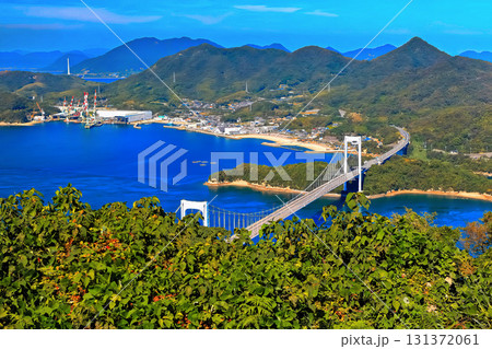 【愛媛県】カレイ山展望公園から眺めた しまなみ海道（大島大橋） 131372061