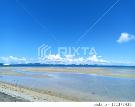 青い空と海 131372439