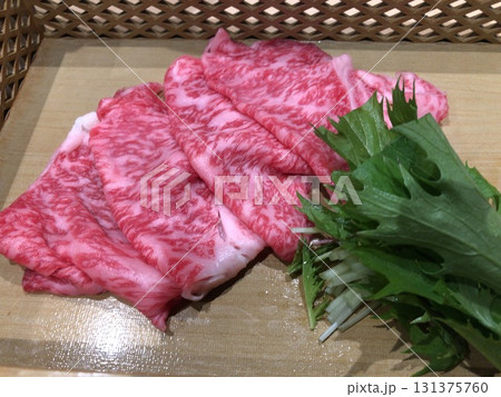 霜降り肉 131375760