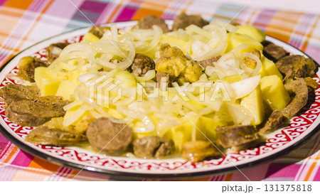 カザフスタンの伝統料理「ビシュバルマク」 / Beshbarmak 131375818