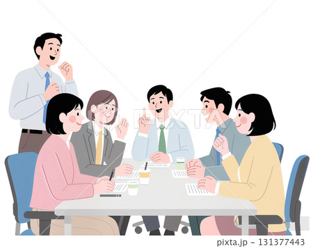 ミーティングをする会社員 131377443