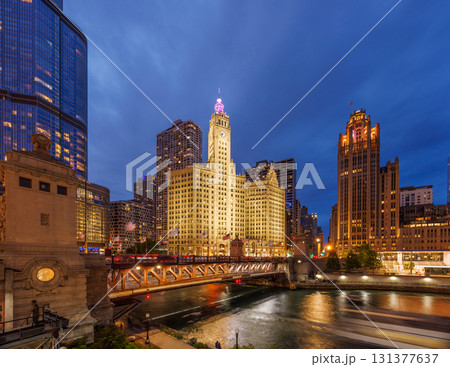 Scenic view of downtown Chicago during sunset Scenic view of downtown Chicago during sunset 131377637