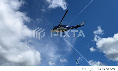 働くヘリコプター 131378729