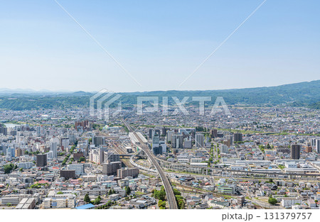福島県福島市　高台から見る福島市の街並み 131379757