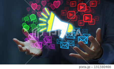 オンラインキャンペーンとソーシャルメディアプロモーション。デジタルマーケティング戦略。メガホンアイコ 131380466