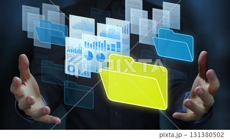 ドキュメントマネジメントシステムDMSと自動リポジトリ技術。文書やフォルダーのアイコンを持つビジネス 131380502
