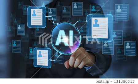 AIによる採用。履歴書の自動スクリーニングとスキル評価。AIによる採用自動化システムを使うビジネスマ AIによる採用。履歴書の自動スクリーニングとスキル評価。AIによる採用自動化システムを使うビジネスマ 131380513