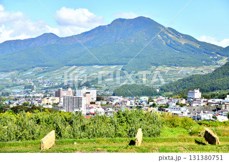 湯田中駅周辺、高社山方面を望む(長野県山ノ内町)【2025.9】 湯田中駅周辺、高社山方面を望む(長野県山ノ内町)【2025.9】 131380751