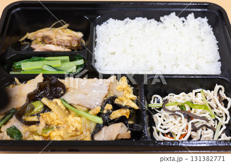 美味しい豚肉と木耳の中華炒め弁当 131382771