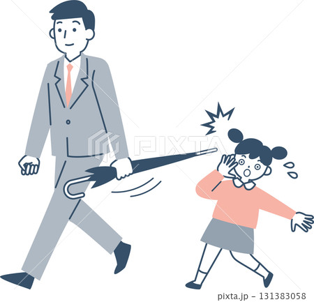 危険な傘の持ち方をして歩く男性 危険な傘の持ち方をして歩く男性 131383058