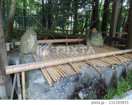 伊勢国一宮 猿田彦大本宮 椿大神社、伊勢国鈴鹿山系の中央麓に鎮座する二千年の歴史を持つ神社、手水 伊勢国一宮 猿田彦大本宮 椿大神社、伊勢国鈴鹿山系の中央麓に鎮座する二千年の歴史を持つ神社、手水 131383655