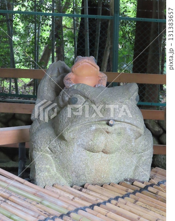 伊勢国一宮 猿田彦大本宮 椿大神社、伊勢国鈴鹿山系の中央麓に鎮座する二千年の歴史を持つ神社、手水 131383657
