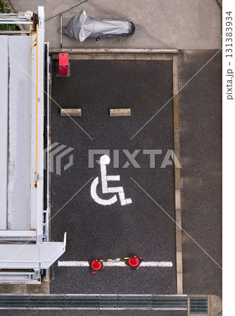 障害者専用駐車場 131383934