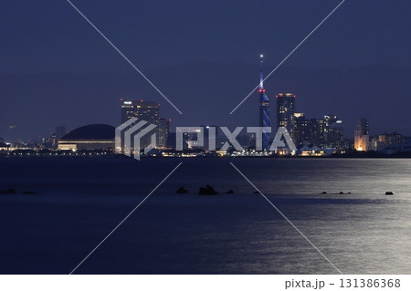 月明かりの福岡夜景 131386368