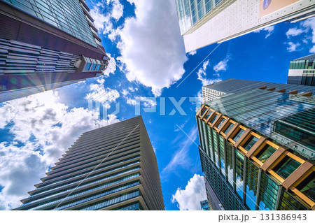 日本の東京都市景観　京橋の交差点、第一生命京橋キノテラスなどを望む 131386943