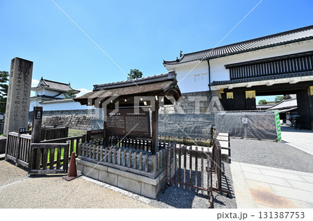 京都「二条城」門跡と石垣 京都「二条城」門跡と石垣 131387753