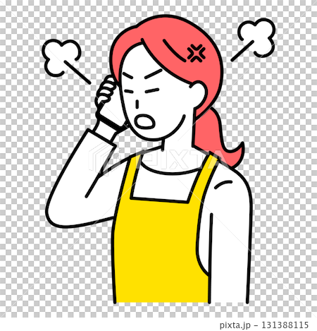 スマートフォンでの通話で怒るエプロン姿の女性 スマートフォンでの通話で怒るエプロン姿の女性 131388115
