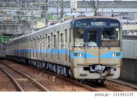 上小田井駅付近を走る名古屋市営地下鉄鶴舞線3050形電車 上小田井駅付近を走る名古屋市営地下鉄鶴舞線3050形電車 131391135