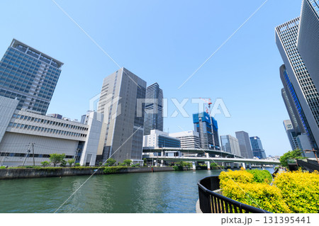 大阪中之島の堂島川沿いのビル群 (大阪府大阪市北区) 大阪中之島の堂島川沿いのビル群 (大阪府大阪市北区) 131395441