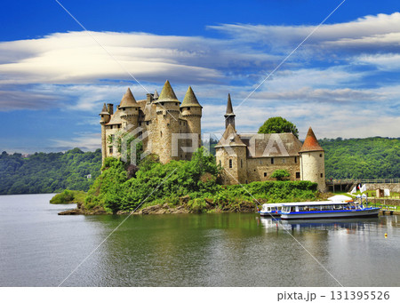 beautiful fairy castle in lake - Chateau de Val, France 131395526