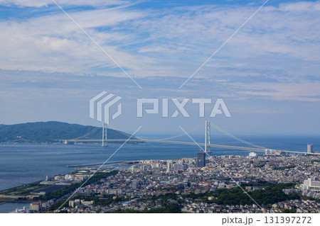 兵庫県神戸市の須磨浦山上遊園展望台からの眺め　神戸市街地と淡路島を一望 131397272