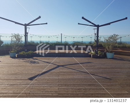 Empty stage podium in outdoors cafe 131401237