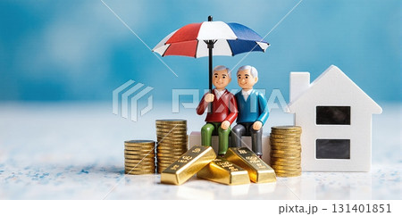 Elderly couple enjoying wealthy retirement 131401851