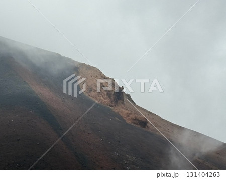 富士山富士宮ルート_六合目_ 宝永山遊歩道_宝永山火口 富士山富士宮ルート_六合目_ 宝永山遊歩道_宝永山火口 131404263