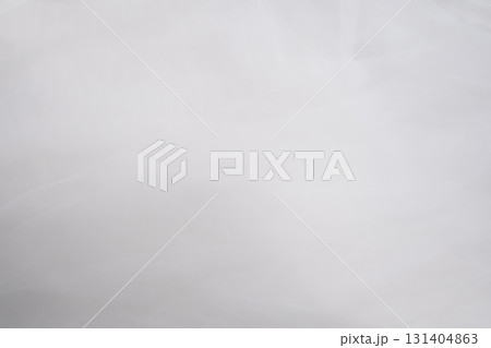 ファブリック　背景素材　白　white　ホワイト　生地　透け　4k　テキストスペース　仮想空間 131404863