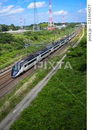 成田スカイアクセス線を疾走する京成スカイライナー 131404877