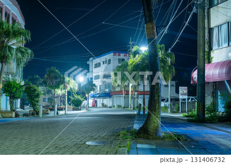 夜の青島駅前通り 夜の青島駅前通り 131406732