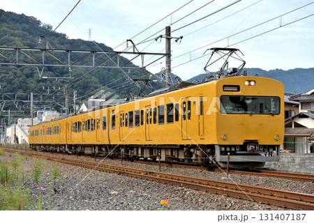 伯備線を走る115系普通電車4両 伯備線を走る115系普通電車4両 131407187