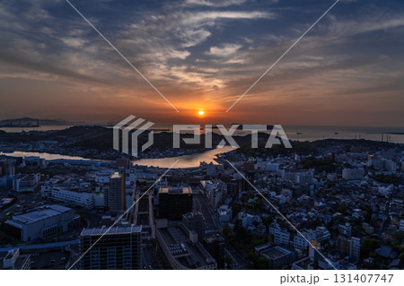 《山口県》下関市中心街・関門海峡の夕暮れ 《山口県》下関市中心街・関門海峡の夕暮れ 131407747