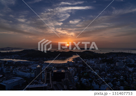 《山口県》下関市中心街・関門海峡の夕暮れ 《山口県》下関市中心街・関門海峡の夕暮れ 131407753