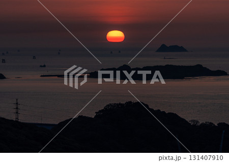《山口県》関門海峡の夕暮れ 131407910