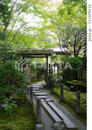 天寿庵の庭園の門 131409416