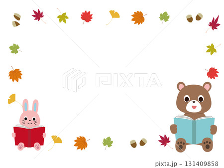 読書の秋　紅葉と動物のフレーム 131409858