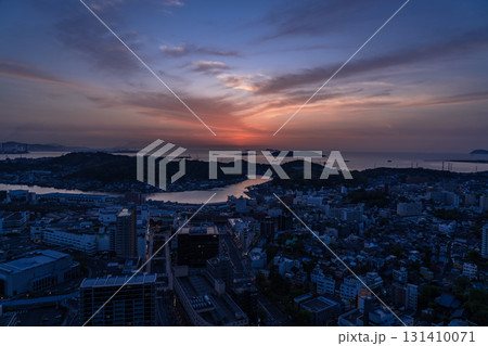 《山口県》下関市中心街・関門海峡の夜景 《山口県》下関市中心街・関門海峡の夜景 131410071