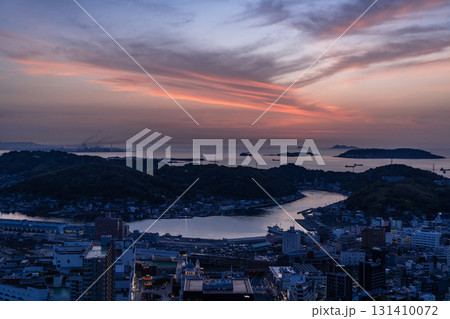 《山口県》下関市中心街・関門海峡の夜景 《山口県》下関市中心街・関門海峡の夜景 131410072