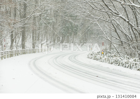 里山の雪道(恩原湖周辺) 里山の雪道(恩原湖周辺) 131410084