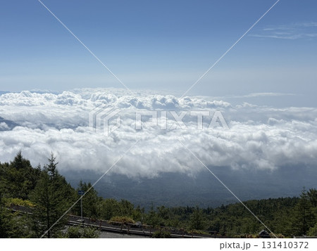 富士山富士宮ルート_五合目駐車場から見下ろす雲海 131410372